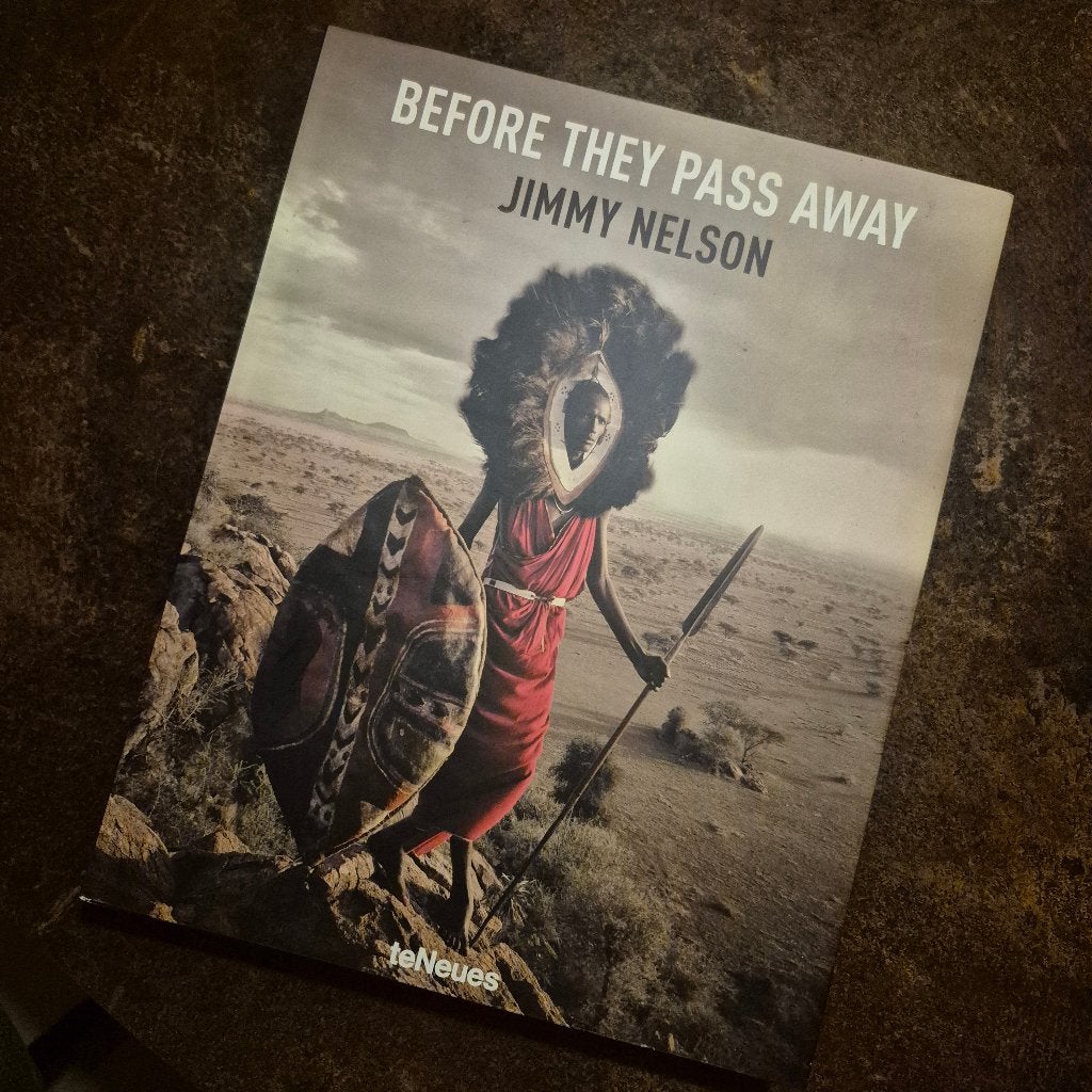 Prachtig XL fotoboek Before they pass away van Jimmy Nelson, Boeken, Ophalen of Verzenden, Zo goed als nieuw, Fotografen