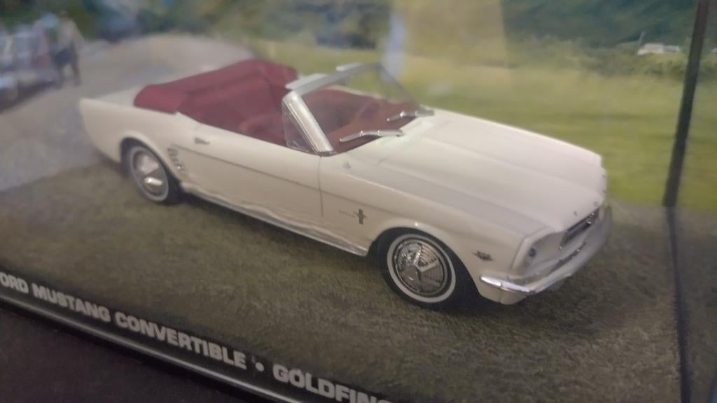 Ford Mustang convertible 007 Goldfinger 1:43 James Bond Pol, Hobby en Vrije tijd, Modelauto's | 1:43, Overige merken, Auto, Verzenden