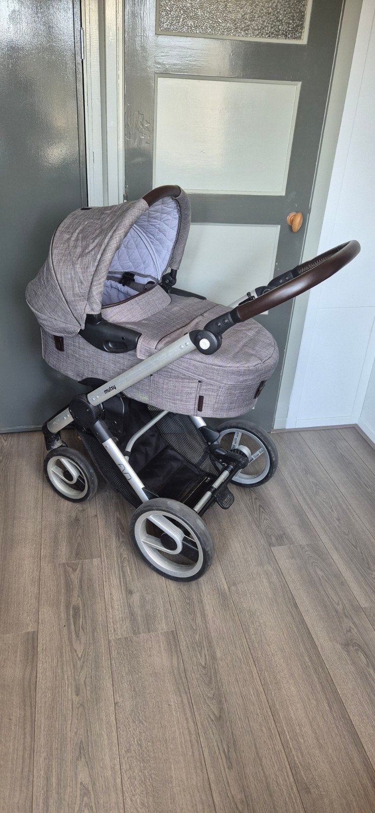 Mooie Mutsy evo urban 3 in 1 kinderwagen!, Kinderen en Baby's, Kinderwagens en Combinaties, Ophalen, Zo goed als nieuw, Combiwagen