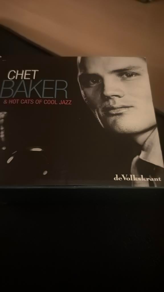 8 cd box chet baker hot cats of cool jazz, Ophalen of Verzenden, 1980 tot heden, Zo goed als nieuw, Jazz