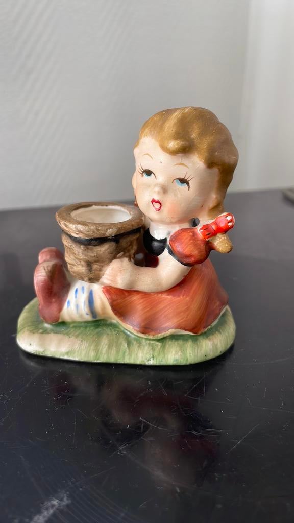 Meisje met mandje, Ophalen of Verzenden, Zo goed als nieuw, Mens