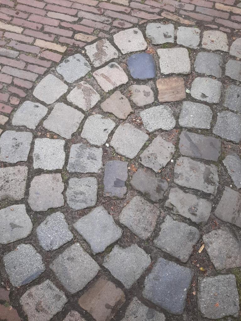 Oude kinderkopjes circa 20 stuks. Afmeting +/_ 15x15 cm, Ophalen, Gebruikt, Klinkers, Natuursteen