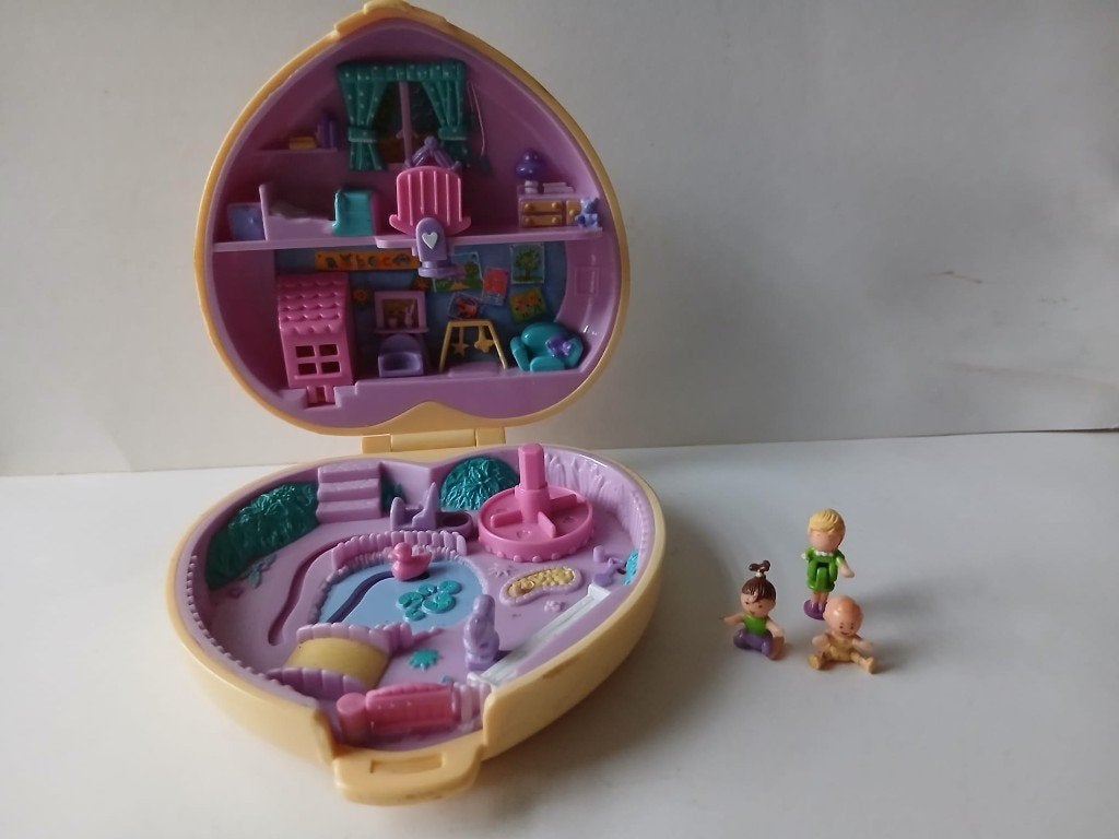 Vintage Polly Pocket Strollin Baby Playtime Fun. Compleet, Verzamelen, Poppetjes en Figuurtjes, Ophalen of Verzenden, Gebruikt