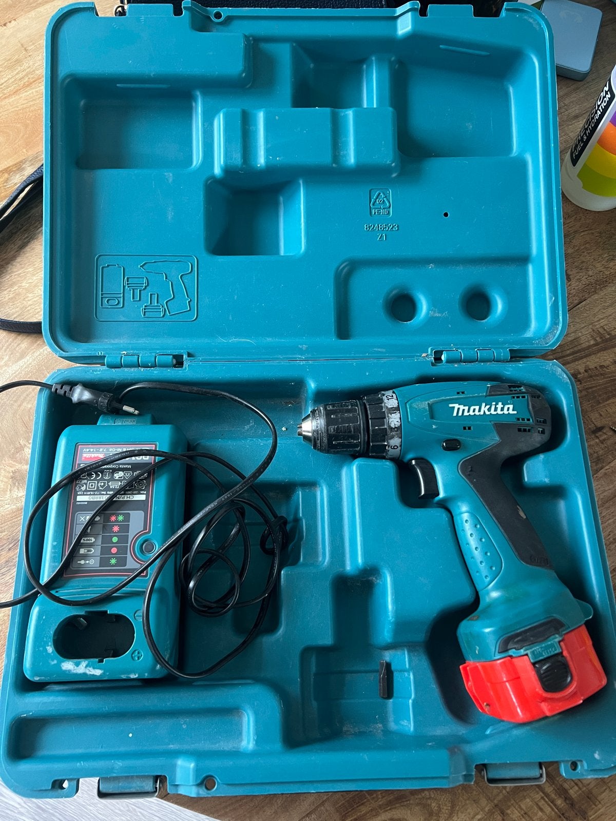 Makita Accuboormachine 6271D met lader en koffer, Gebruikt, Variabele snelheid, Ophalen of Verzenden, Boor- en Schroefmachine
