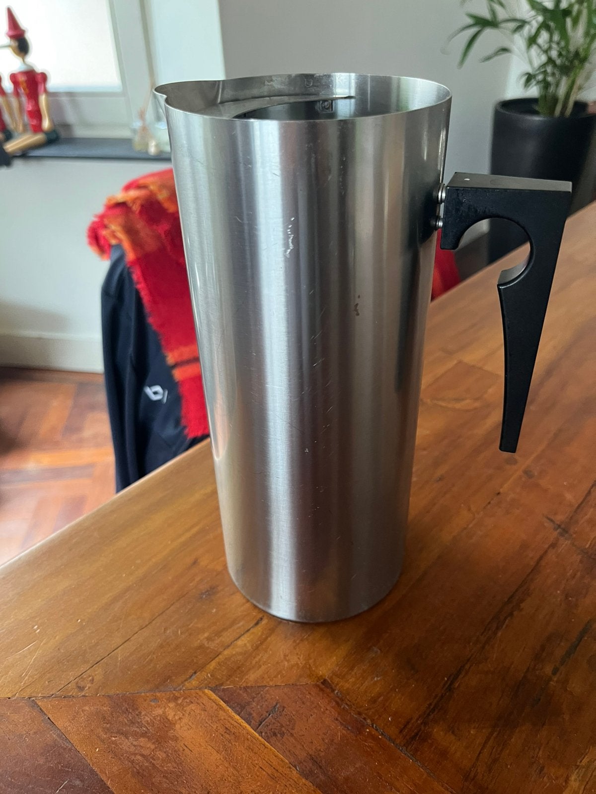 Stelton waterkan met ijsblokjes lip 2 liter, Zilver, Ophalen of Verzenden, Metaal, Overige merken