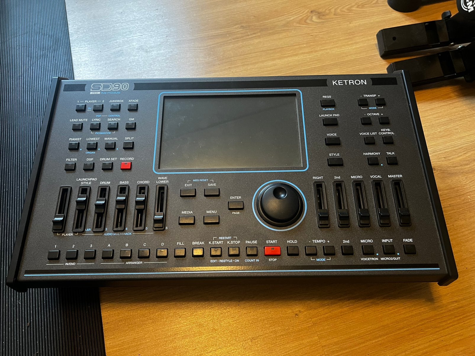 Ketron SD90, Overige aantallen, Zo goed als nieuw, Midi-aansluiting, Ophalen