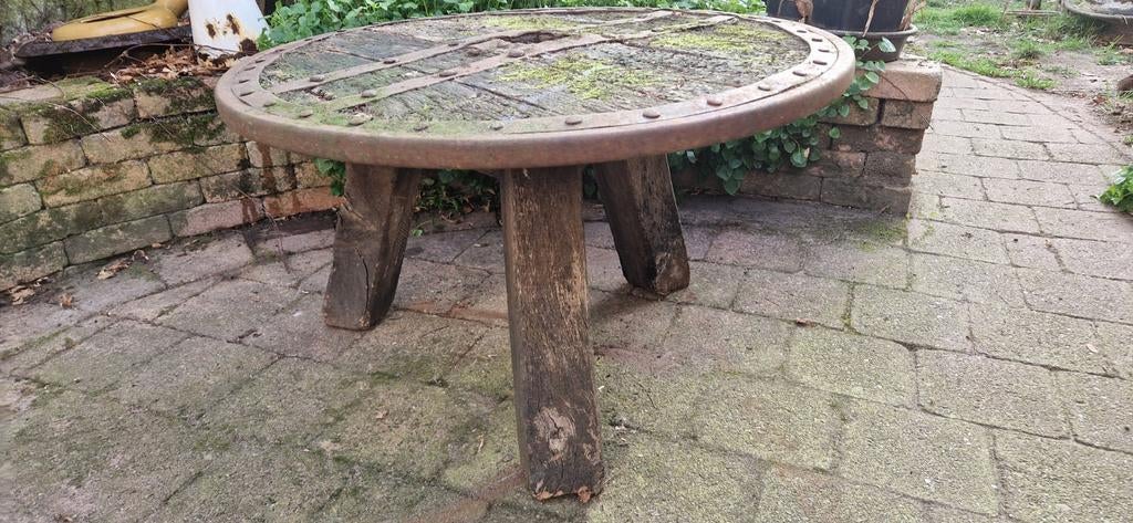 Tuintafel antiek karrewiel. Spaans brutalist., Tuin en Terras, Ophalen of Verzenden