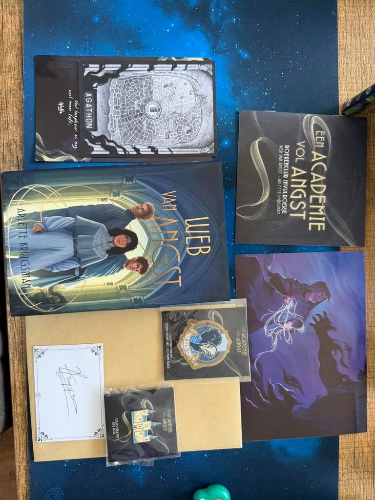 Web van angst - Somanypages boekenbox - Juli 2025, Boeken, Fantasy, Zo goed als nieuw, Ophalen of Verzenden