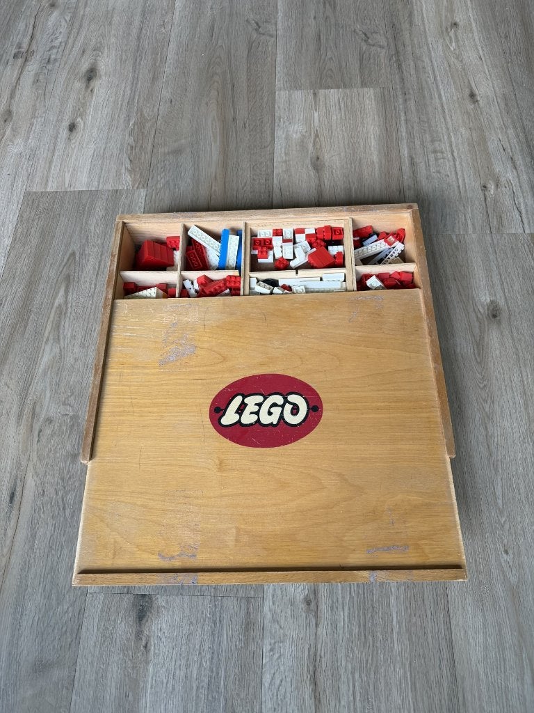 Vintage LEGO houten kist met diverse stenen, Collectors item, Ophalen, Gebruikt, Inclusief extra onderdelen, Lego