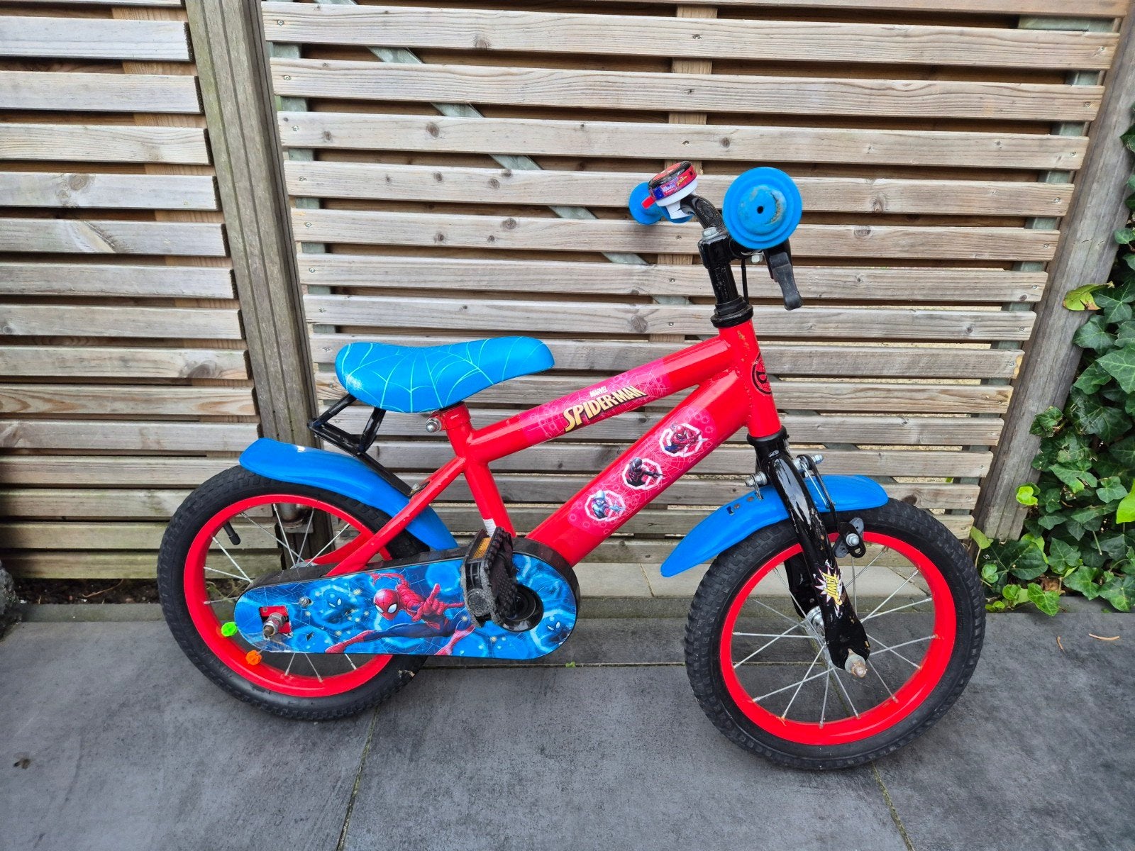 Spiderman kinderfiets 14 inch, Fietsen en Brommers, Ophalen, Terugtraprem, Gebruikt, Minder dan 16 inch