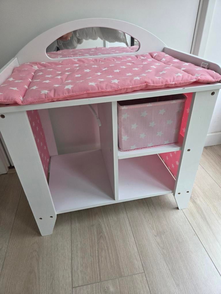 Howa poppen commode met aankleedkussen en opbergmand, Ophalen of Verzenden, Zo goed als nieuw, Babypop
