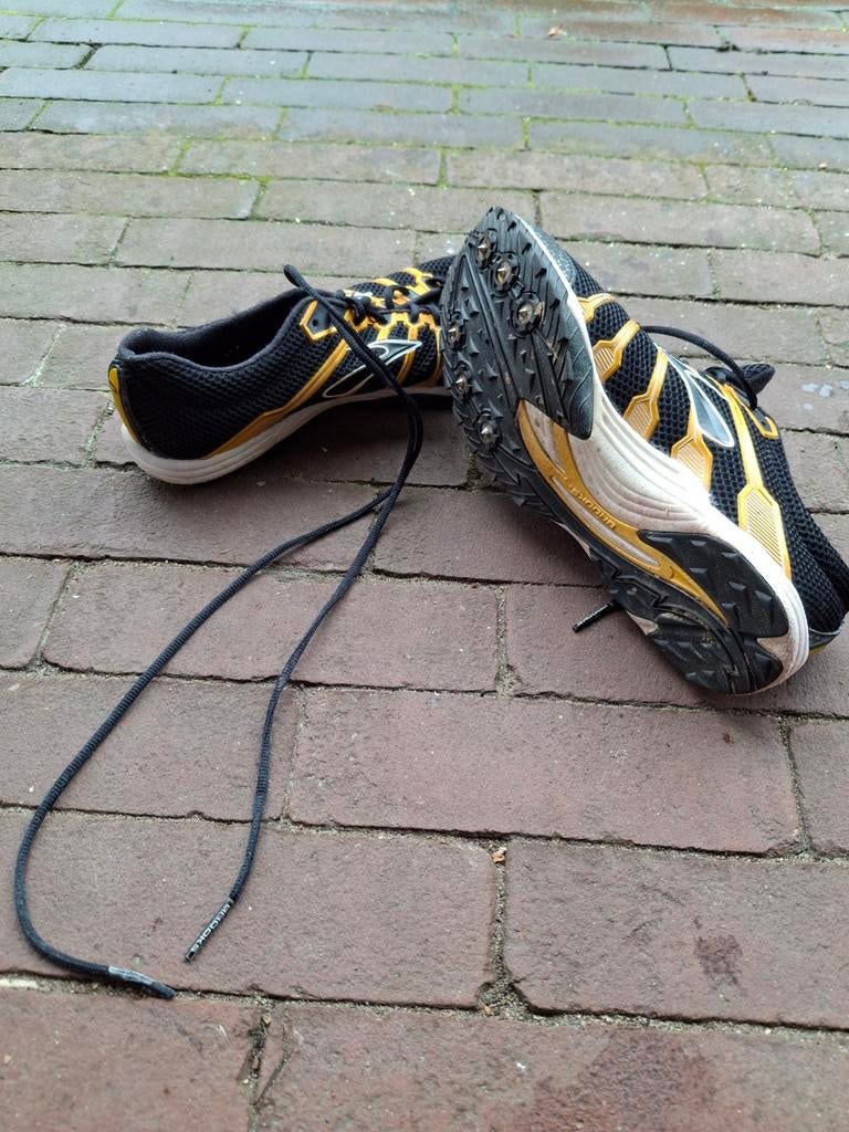 Brooks hardloopspikes maat 42 (vallen klein) voor kids, Sport en Fitness, Overige merken, Gebruikt, Ophalen of Verzenden, Spikes