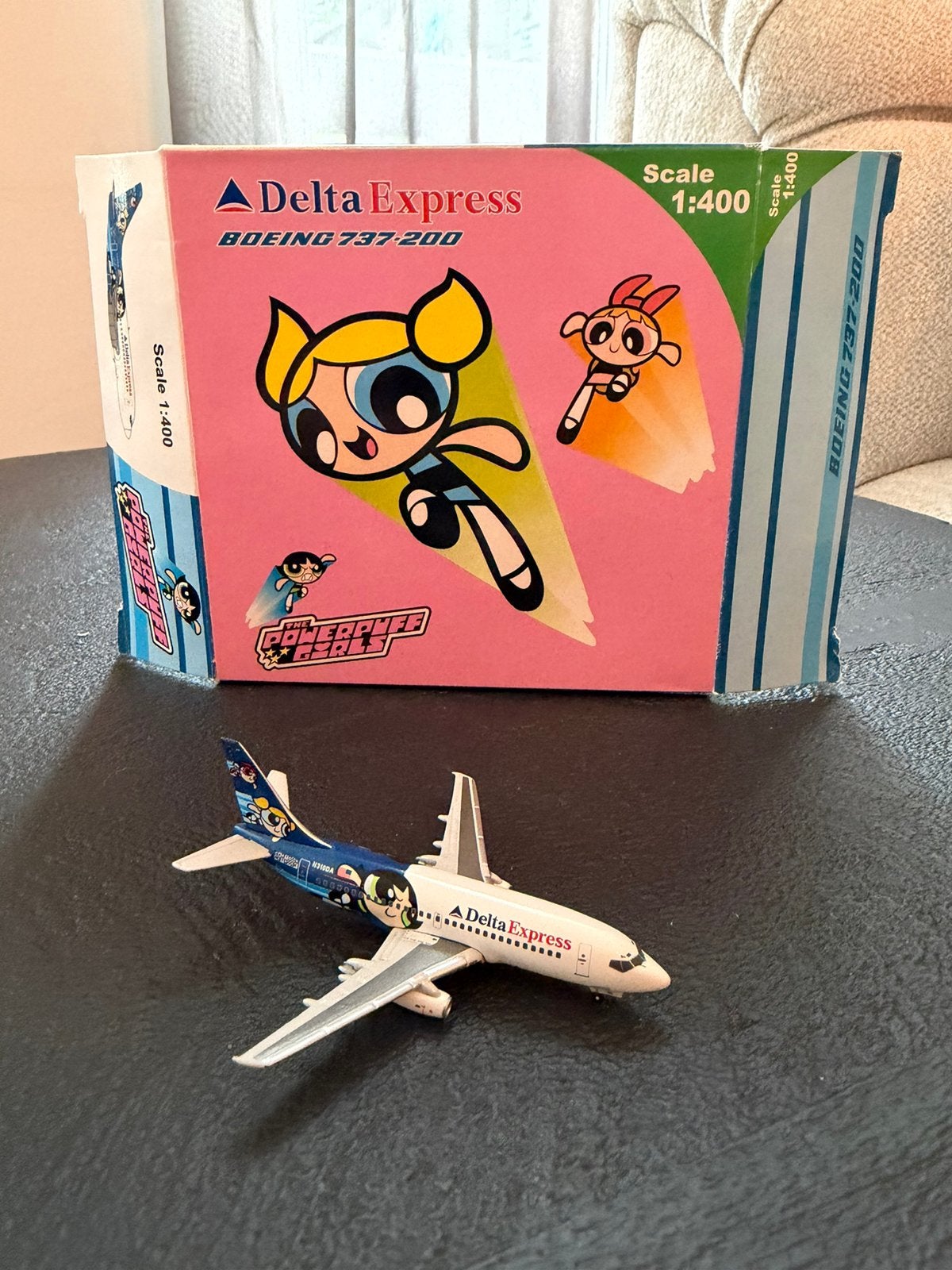 SMA / Gemini 1:400 Delta Express Boeing 737-200 - Powerpuff, Ophalen of Verzenden, Zo goed als nieuw, Schaalmodel