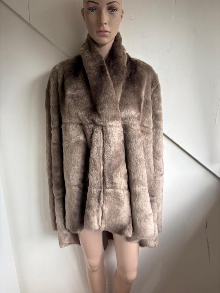 Reset nepbont jas maat 44 beige bruin winterjas faux fur, Kleding | Dames, Jassen | Winter, Ophalen of Verzenden, Zo goed als nieuw