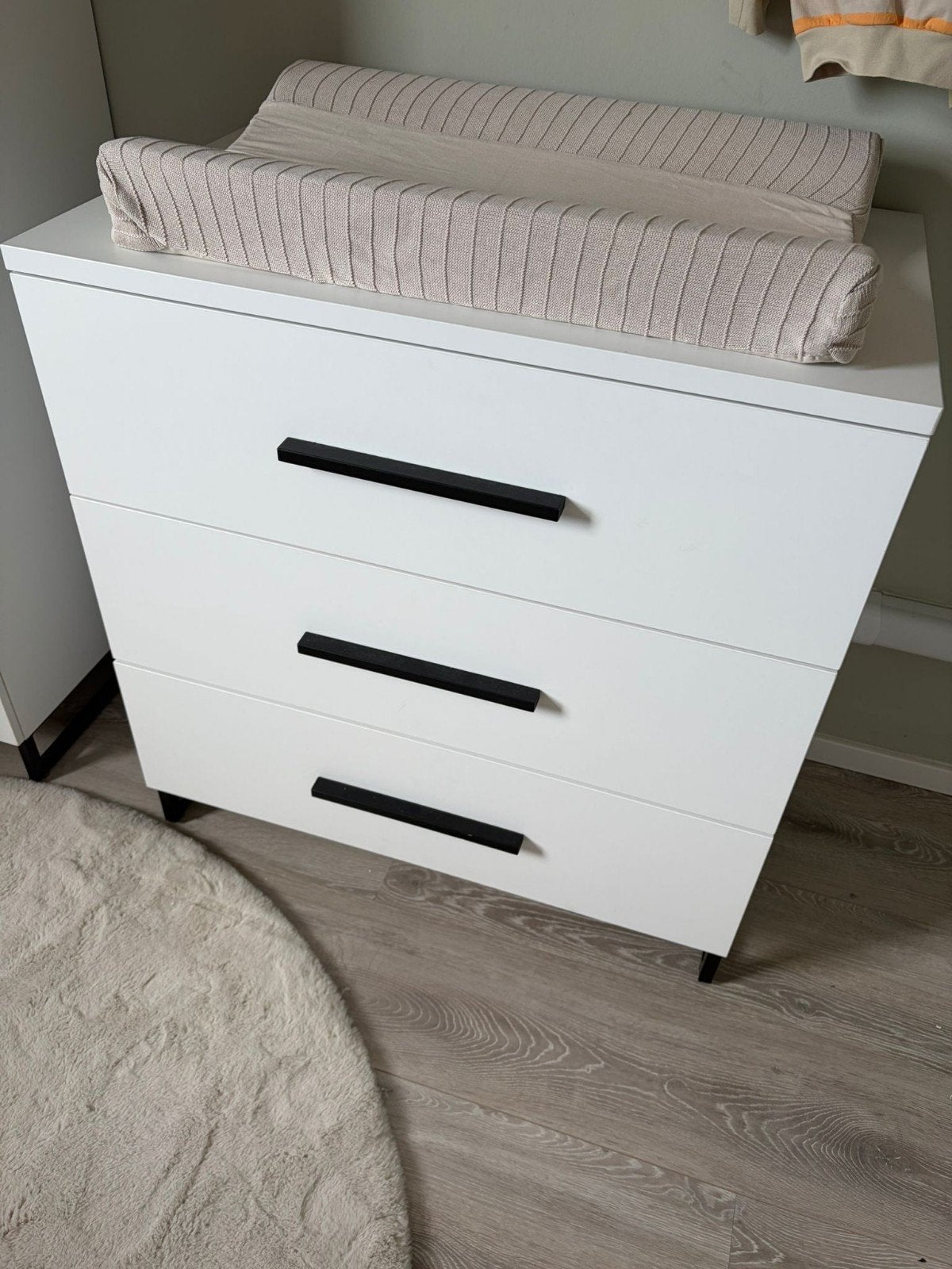 Commode en ledikant (inclusief kapstokje) - TWF babykamer, Ophalen, Gebruikt, 50 tot 70 cm, 100 cm of meer