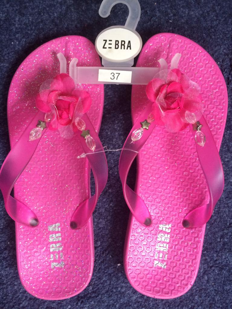 Fuchsia roze teenslippers Zebra maat 37 NIEUW, Meisje, Overige typen, Nieuw, Ophalen of Verzenden
