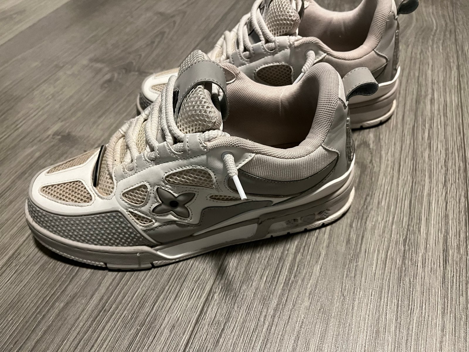 Louis Vuitton Sneakers maat 45 - Zo goed als nieuw, Wit, Ophalen of Verzenden, Sneakers of Gympen, Zo goed als nieuw