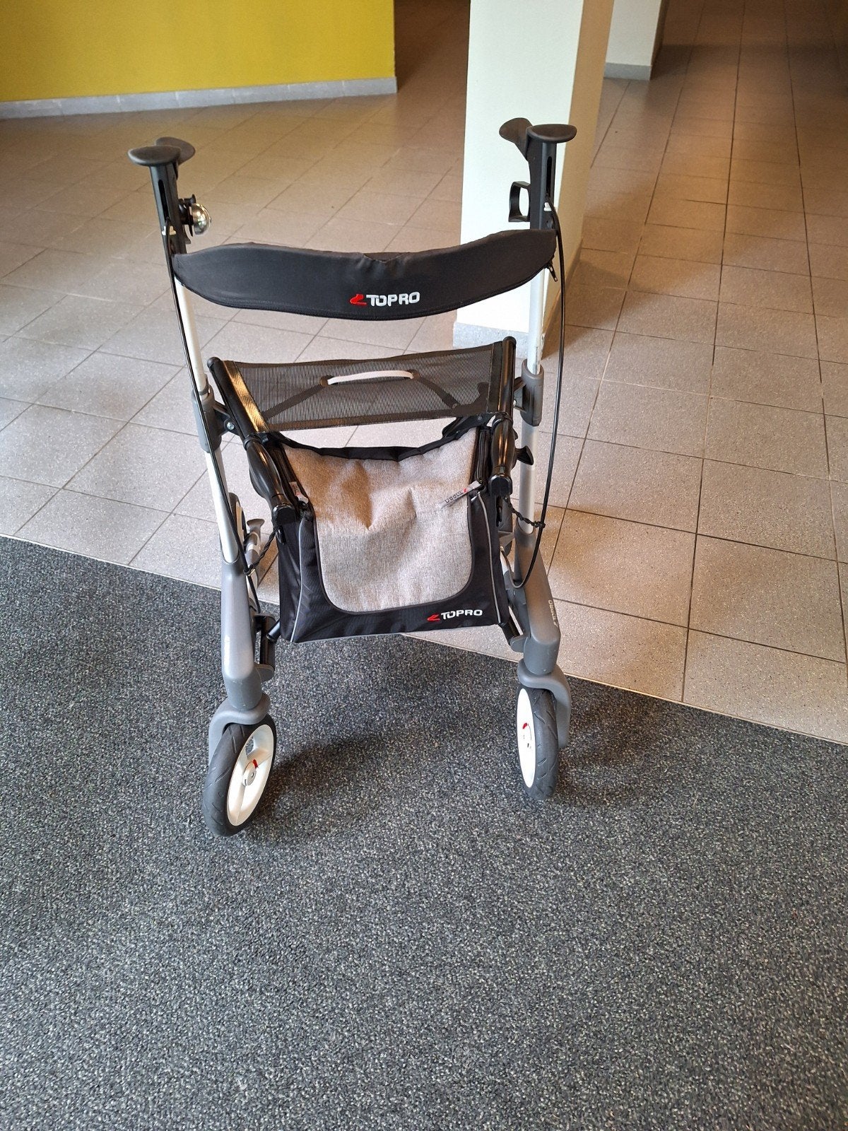 Foto 8 van Rollator lichtgewicht topra troja 5Glees beschrijving NW.ST