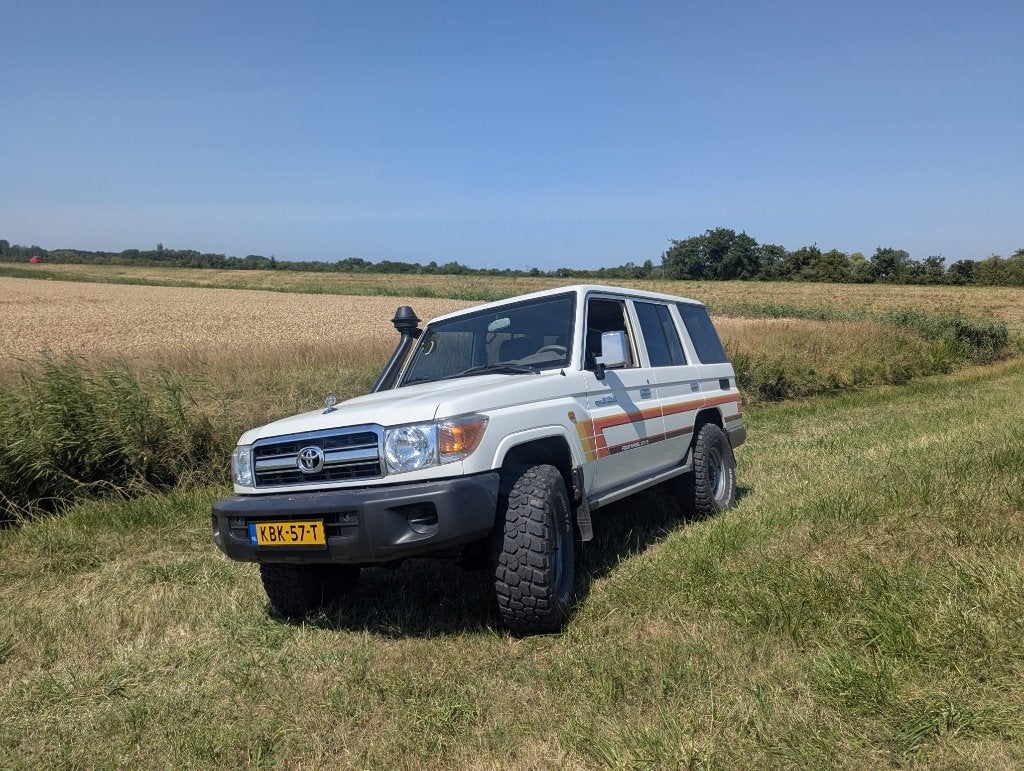 Toyota Landcruiser hzj77 met 1HZ 6 cilinder diesel, Auto's, Toyota, Euro 2, Stof, 4200 cc, Wit
