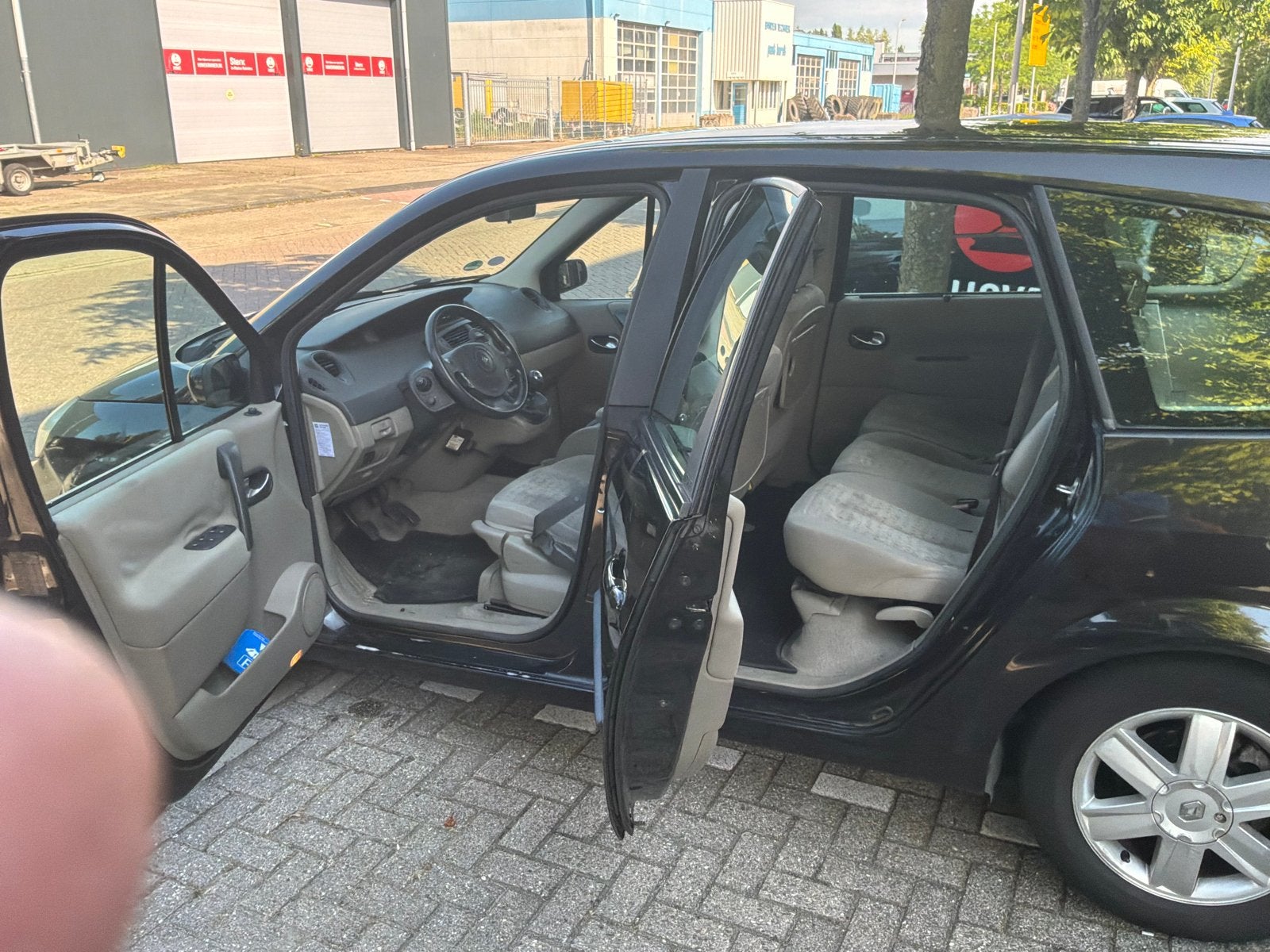 Renault Grand Scenic 2.0 16V 7P 2006 Zwart, Auto's, Voorwielaandrijving, 1998 cc, Stof, Beige
