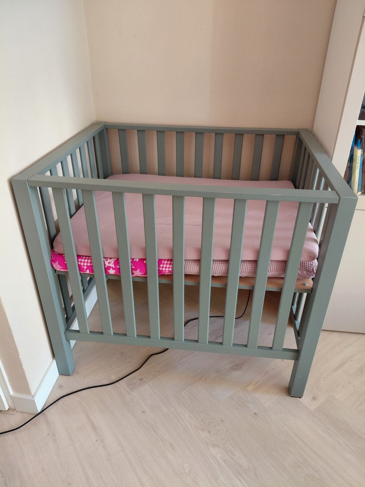 Europe Baby box Casper II mat zeegroen met extra's, Ophalen, Gebruikt, Minder dan 140 cm, Matras