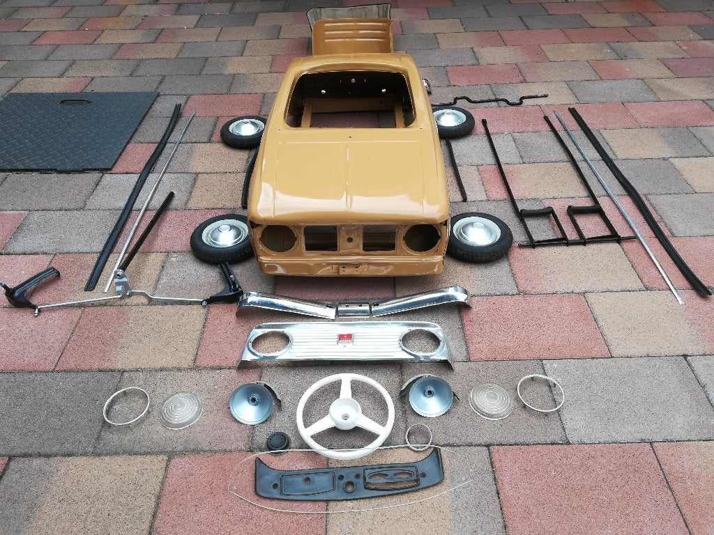 Reserveonderdelen voor Moskvich trapauto (serie 2 en 3), Antiek en Kunst, Verzenden