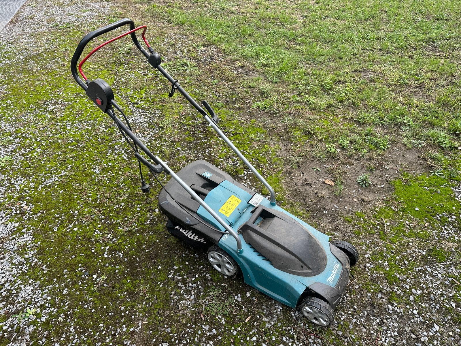 Makita ELM3311 Elektrische Grasmaaier - 33cm Maaibreedte, Tuin en Terras, Grasmaaiers, Ophalen, Cirkelmaaier, Gebruikt, Elektrische grasmaaier