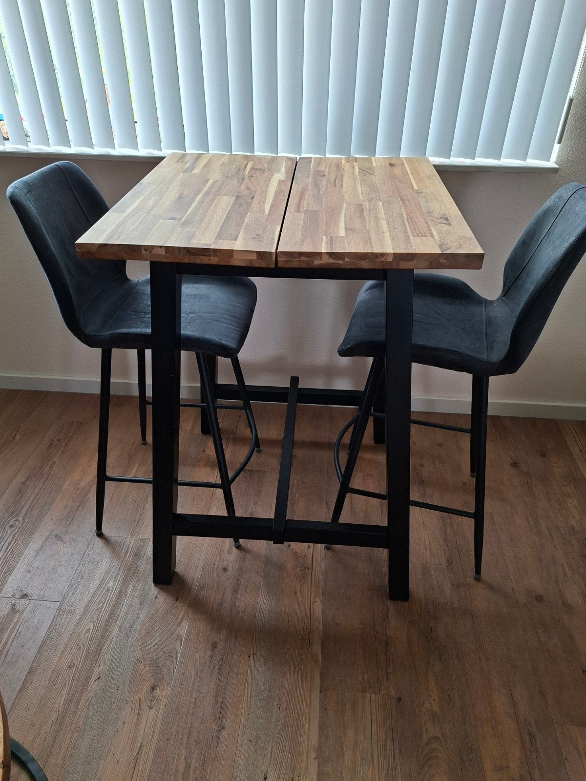 Ikea Tybyn bartafel (2 barkrukken krijg je erbij), Ophalen of Verzenden, Zo goed als nieuw