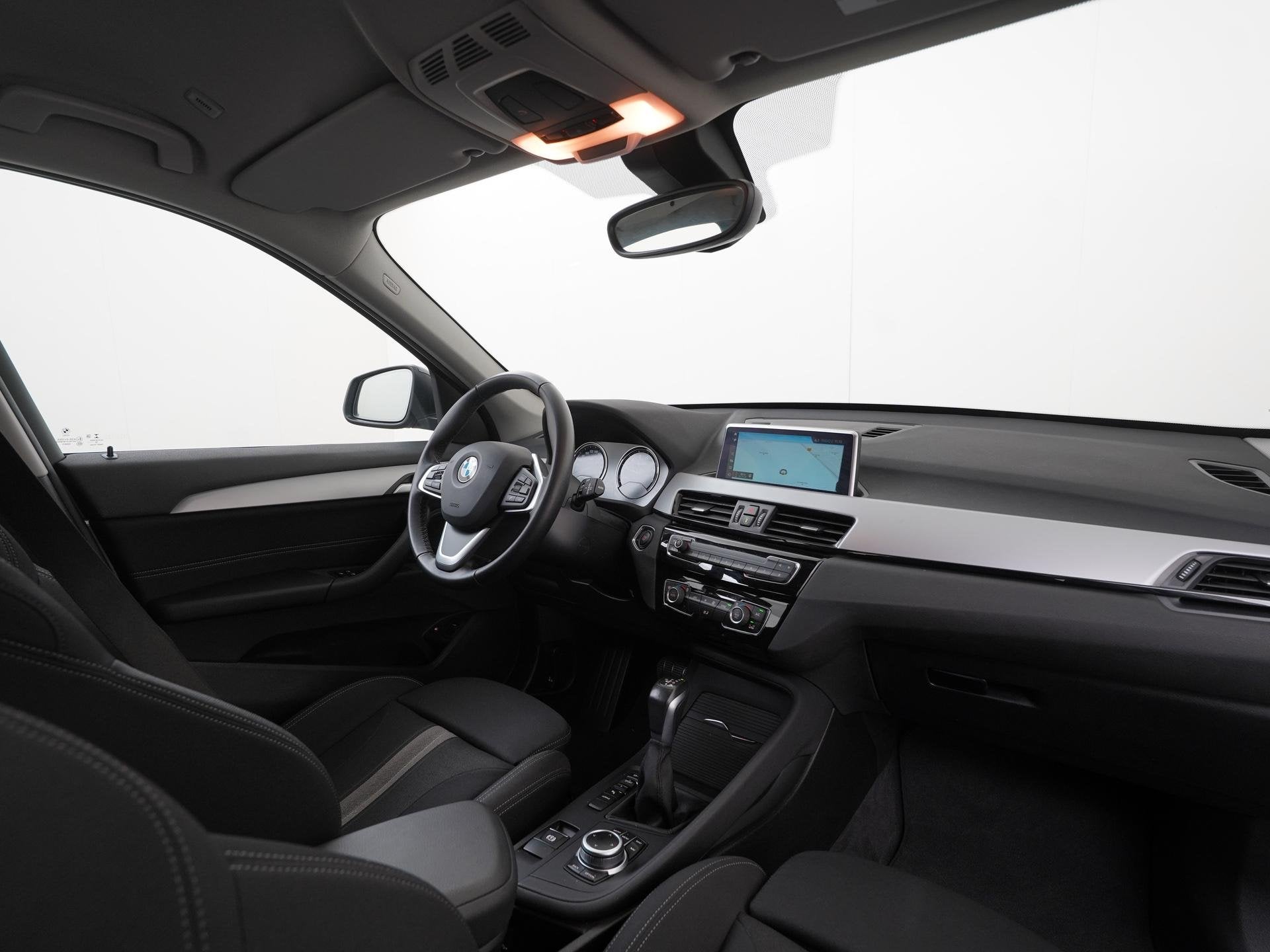 BMW X1 xDrive25e Sport Line | Camera | Navigatie | Elektr ac, Auto's, Gebruikt, Leder en Stof, Plug-in hybride, Bedrijf