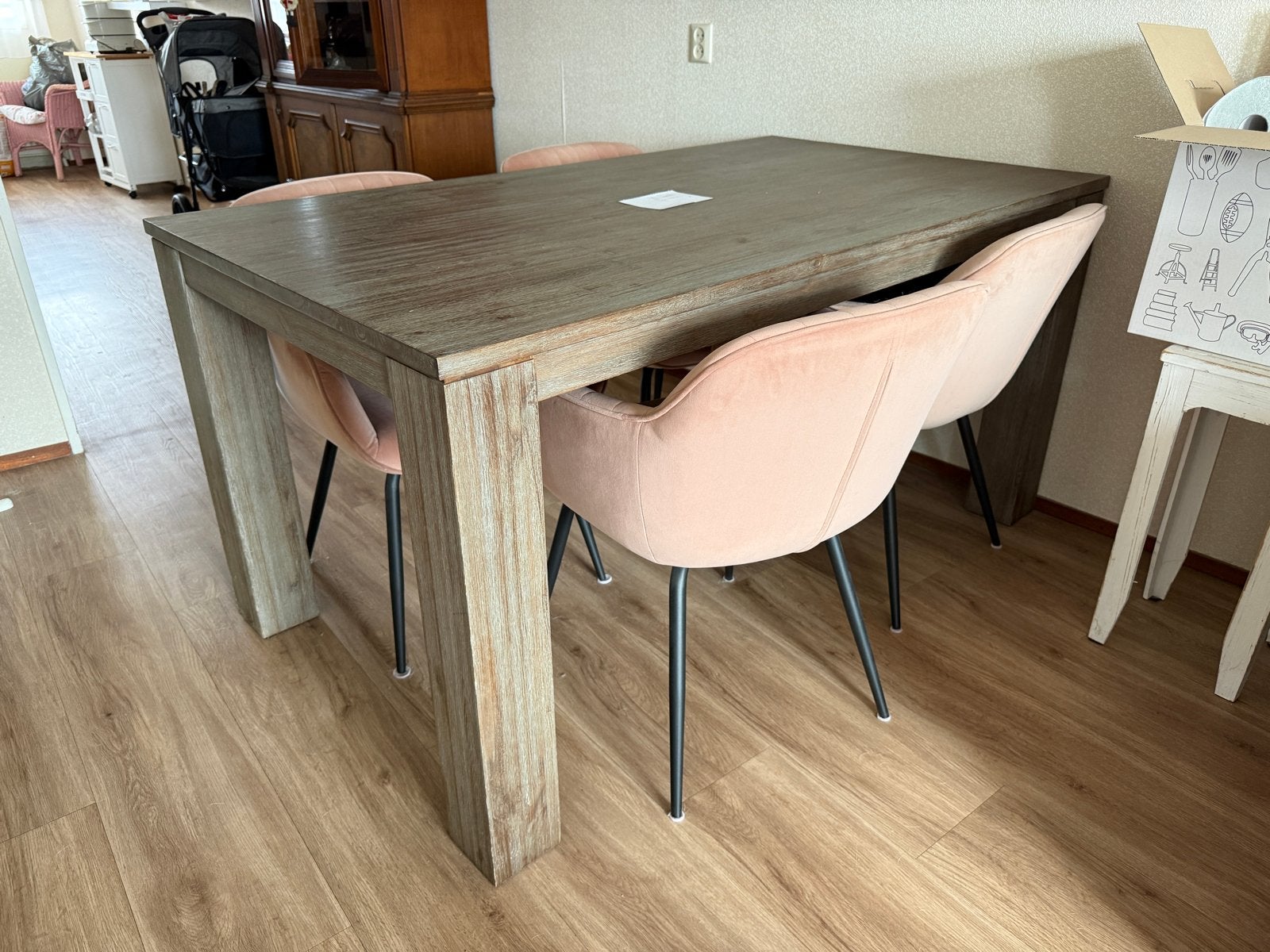 🔥🔥🔥Eettafel met 4 roze stoelen ***MOET WEG***, Ophalen, Gebruikt, 50 tot 100 cm, 150 tot 200 cm