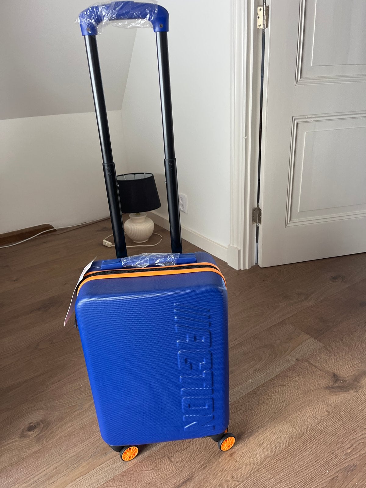 Nieuwe Action koffer - Handbagage - Blauw/Oranje, Ophalen, 50 tot 60 cm, Hard kunststof, 35 tot 45 cm