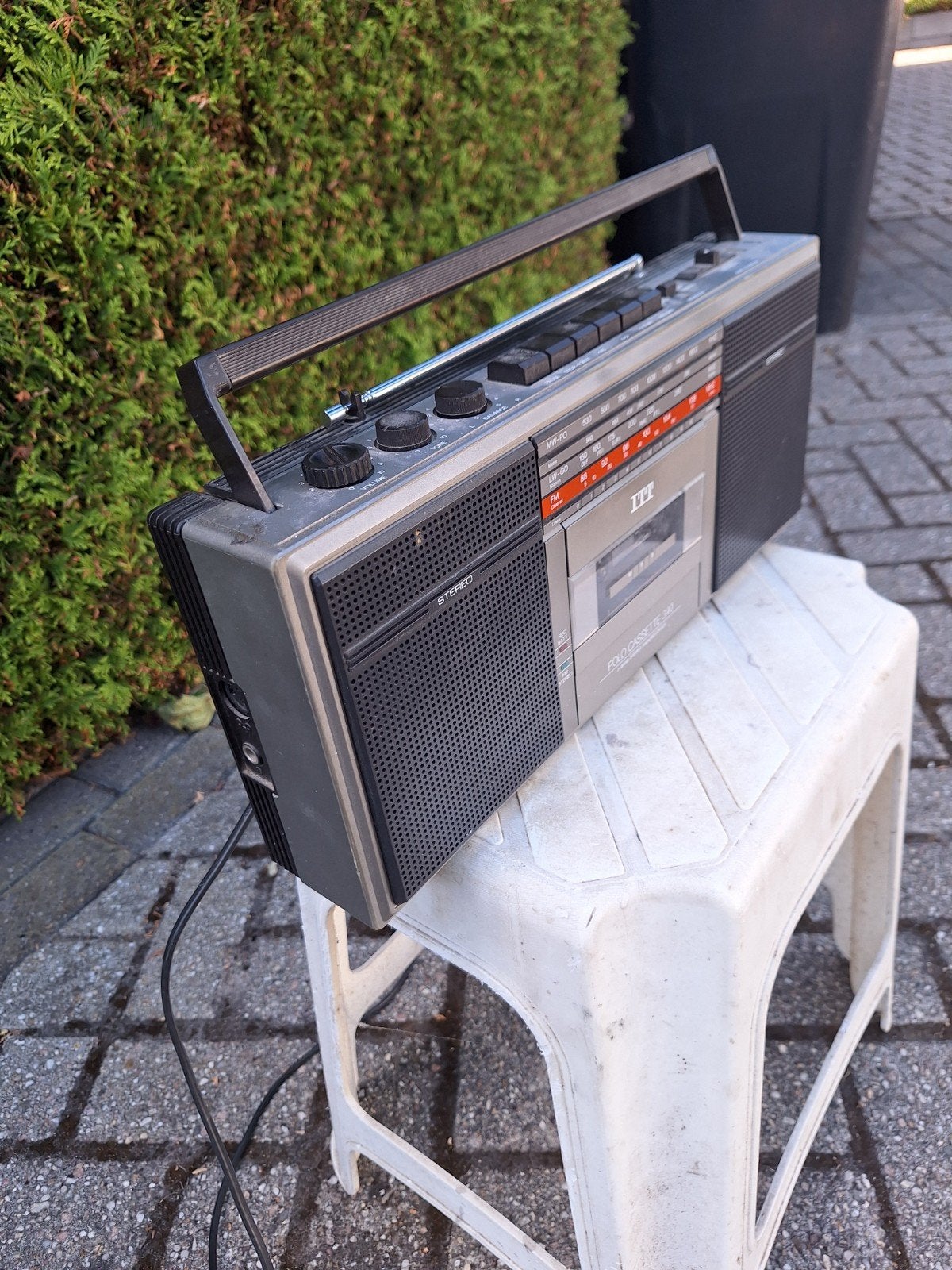 oude ITT draagbare stereo radio, Audio, Tv en Foto, Ophalen of Verzenden, Gebruikt, Transistorradio