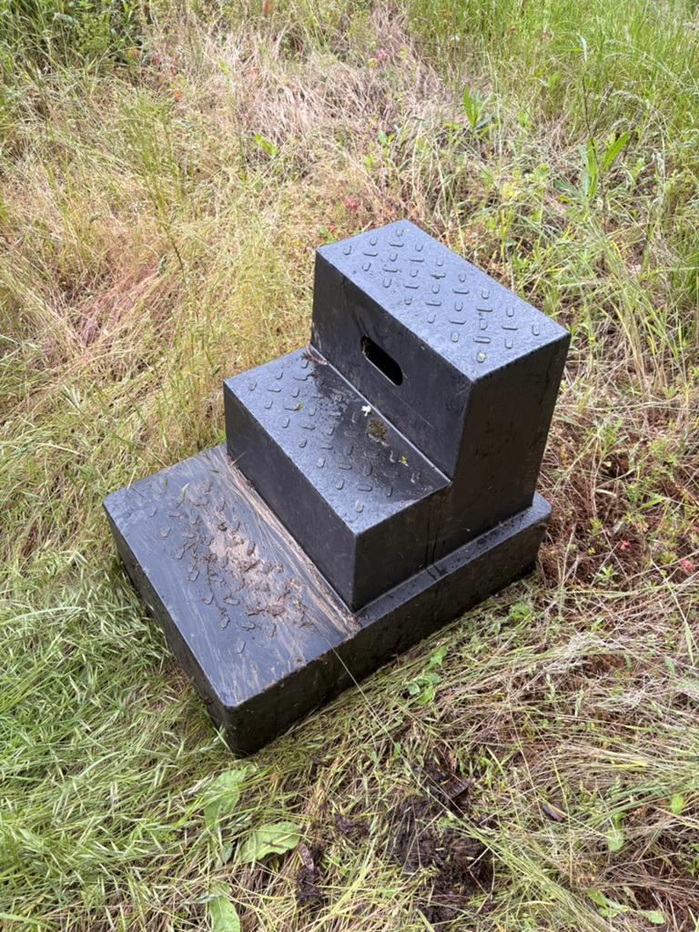 opstap kruk, Ophalen, Zo goed als nieuw, Kippenhok of Kippenren