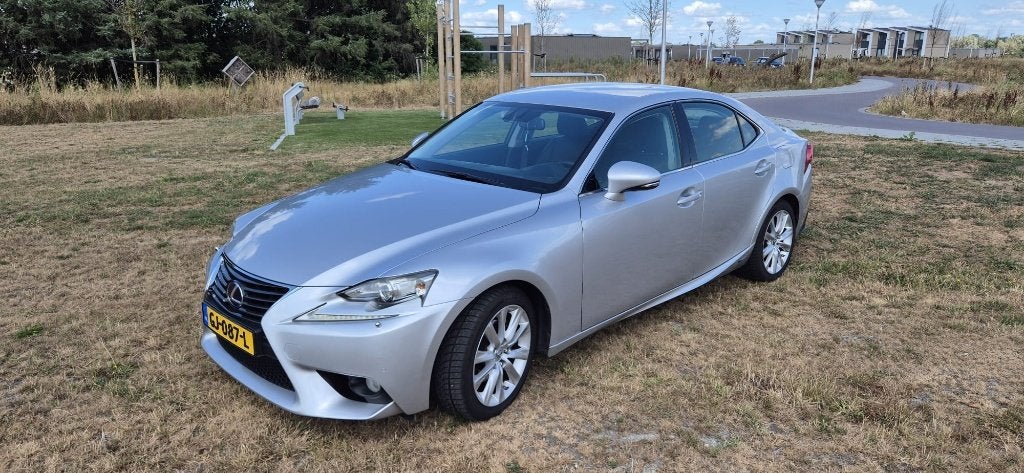 Lexus IS 300H 2.5 Hybrid CVT 2014 Grijs, Automaat, Achterwielaandrijving, 2494 cc, Leder en Stof