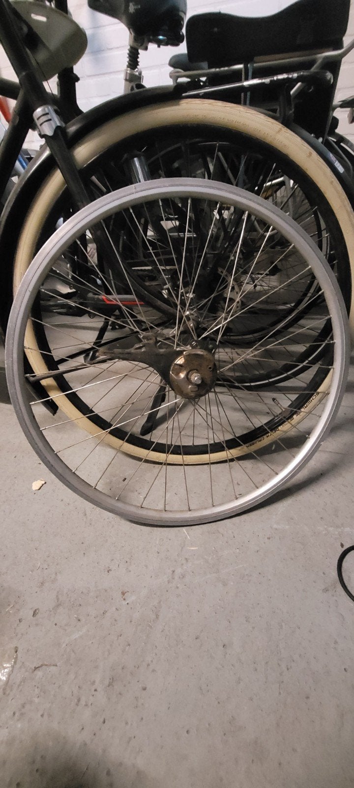 Voorwiel 28" met naafdynamo, Ophalen of Verzenden