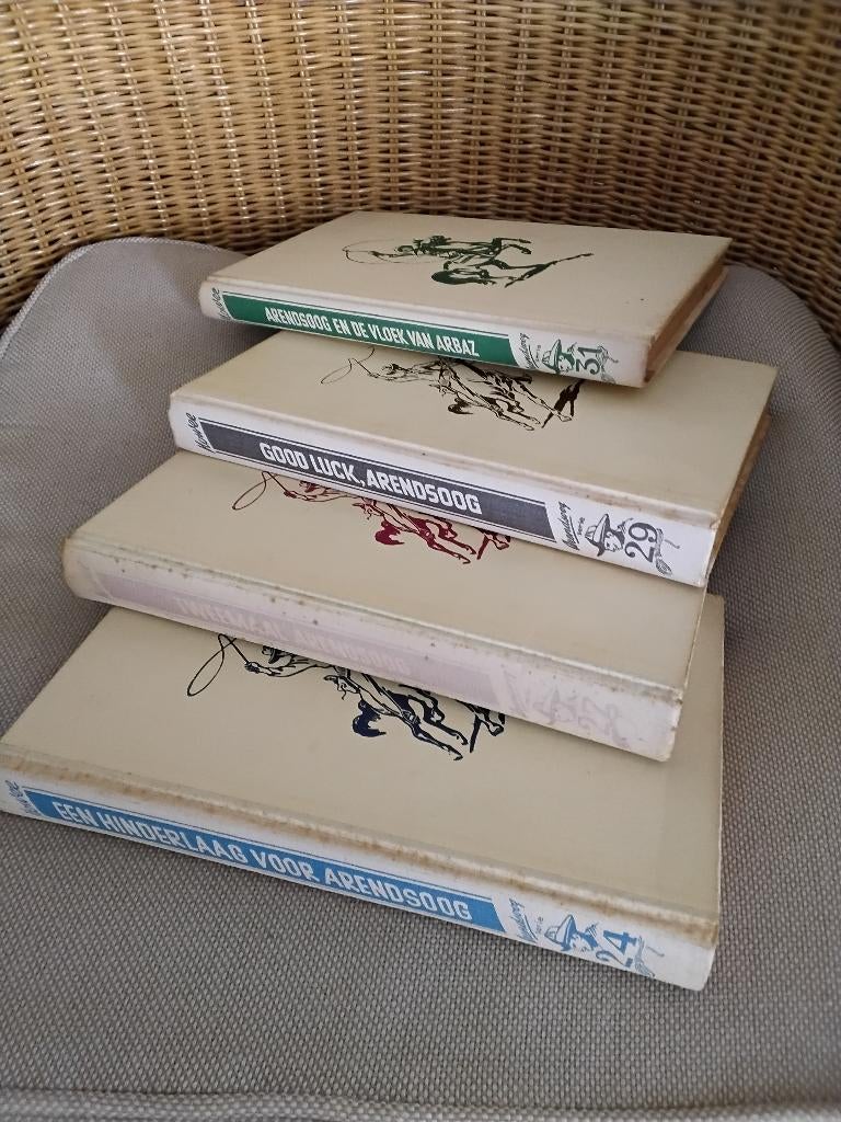 Arendsoog boeken n7mmer 24 , 27 , 29 en 31, Boeken, Ophalen of Verzenden, Gelezen