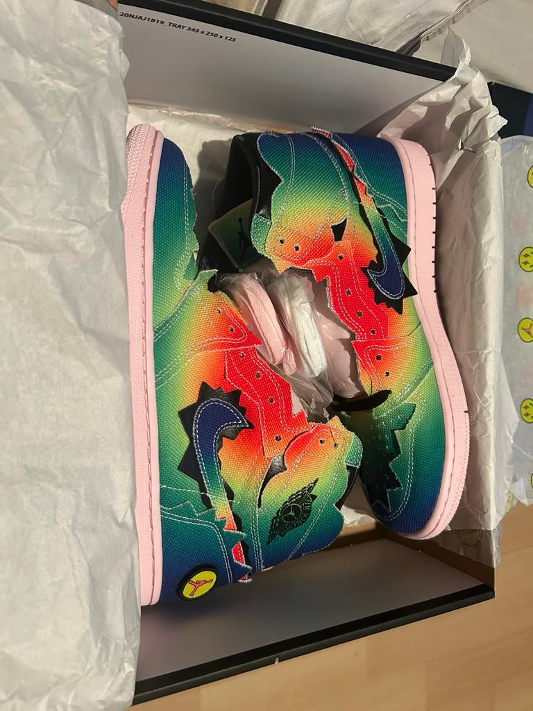 Jordan 1 Retro High J Balvin - Maat 45 Nieuw, Ophalen of Verzenden, Nieuw, Overige kleuren, Sneakers of Gympen