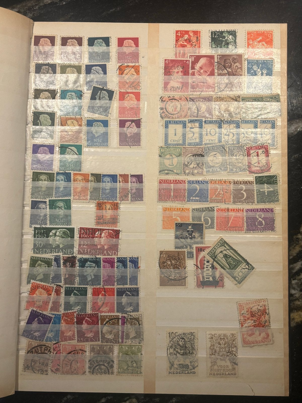 Grote verzameling postzegels in album - Nederland en wereld, Ophalen, Na 1940, Gestempeld