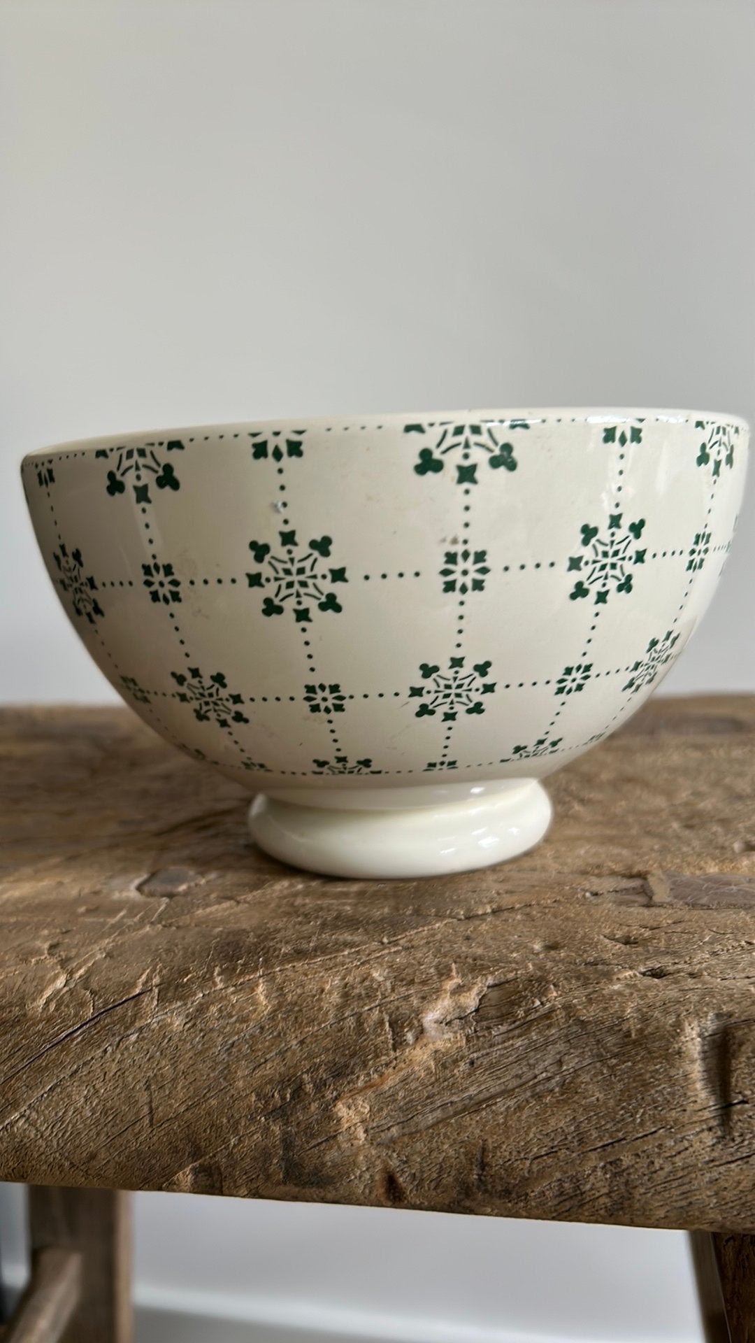 Grote franse spoelkom groen motief, Antiek en Kunst, Verzenden