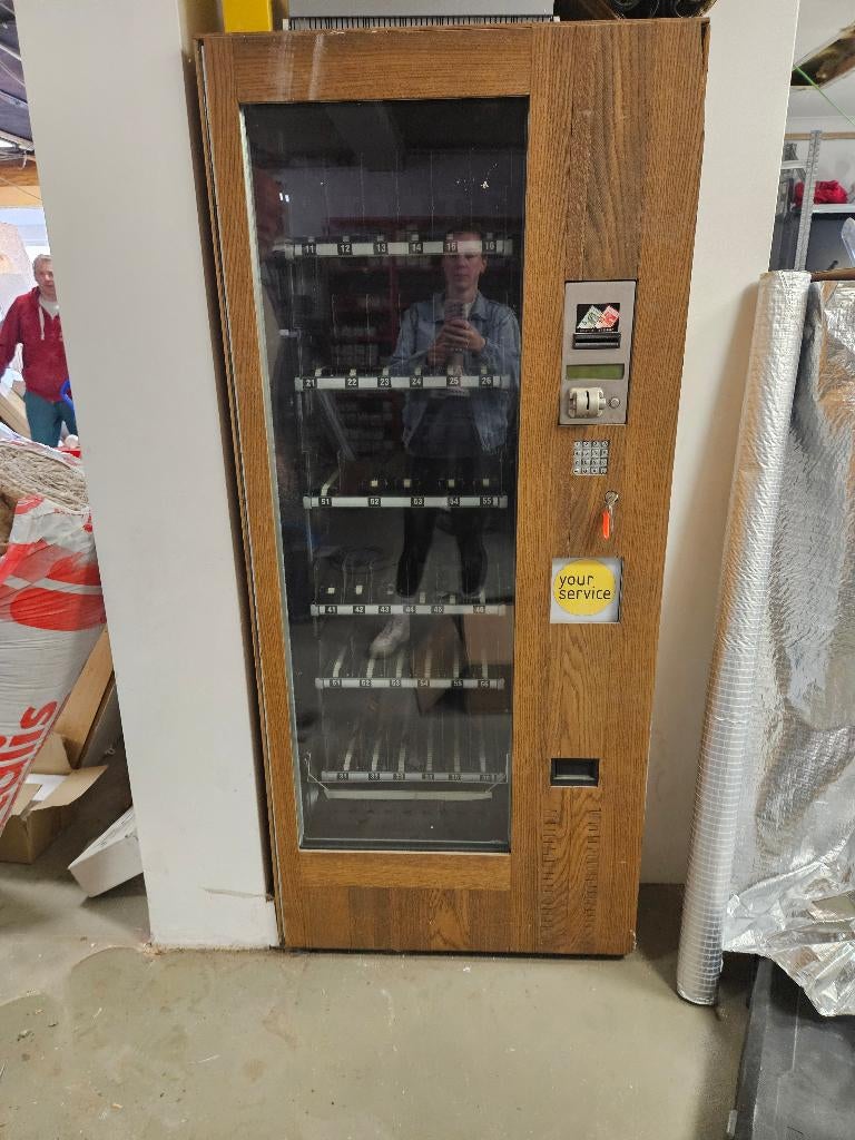Vendingmachine, Ophalen, Zo goed als nieuw