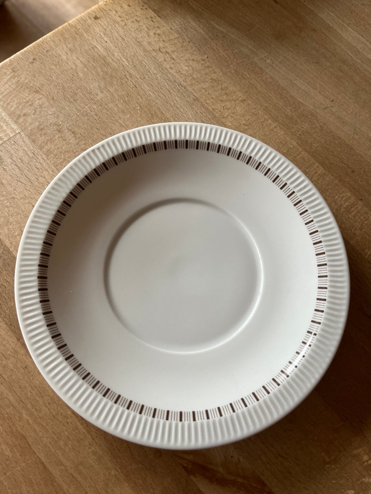 Arzberg 15 cm Cannelee ribbel met bruin gouden bies, Ophalen of Verzenden