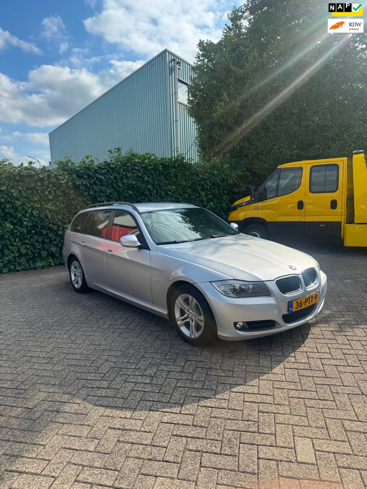 BMW 3-serie Touring 318i Business Line, Zwart, Origineel Nederlands, Handgeschakeld, 1405 kg