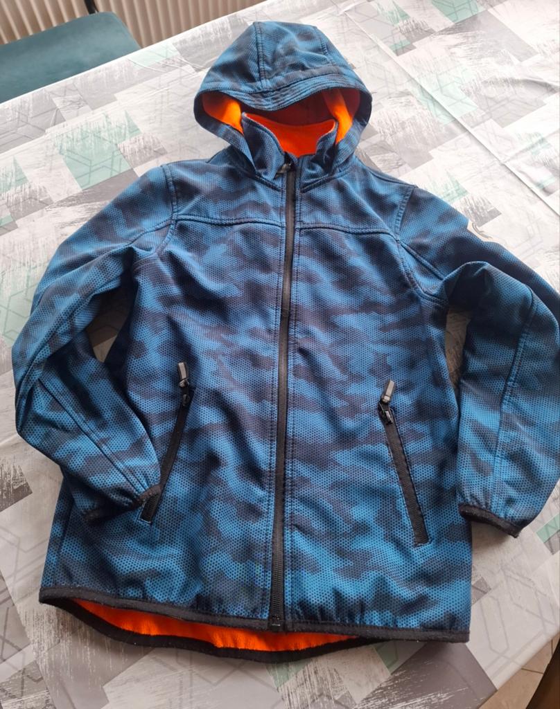 Softshell jas, Kinderen en Baby's, Kinderkleding | Maat 134, Ophalen of Verzenden, Gebruikt, Meisje, Jas