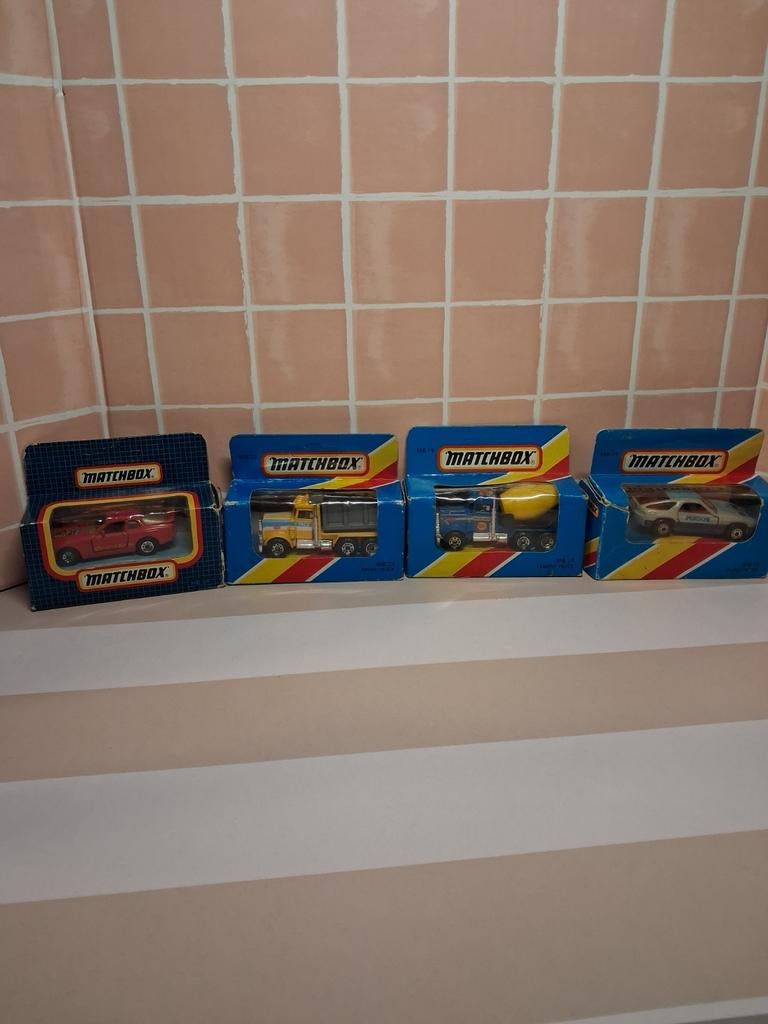 4x matchbox in verpakking, Hobby en Vrije tijd, Modelauto's | 1:43, Zo goed als nieuw, Auto, Overige merken, Ophalen of Verzenden