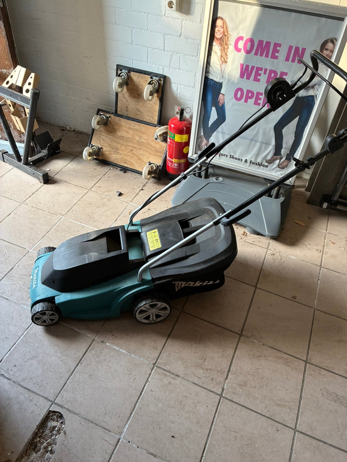 Makita ELM3710 elektrische grasmaaier 230V, 50Hz, 1300W