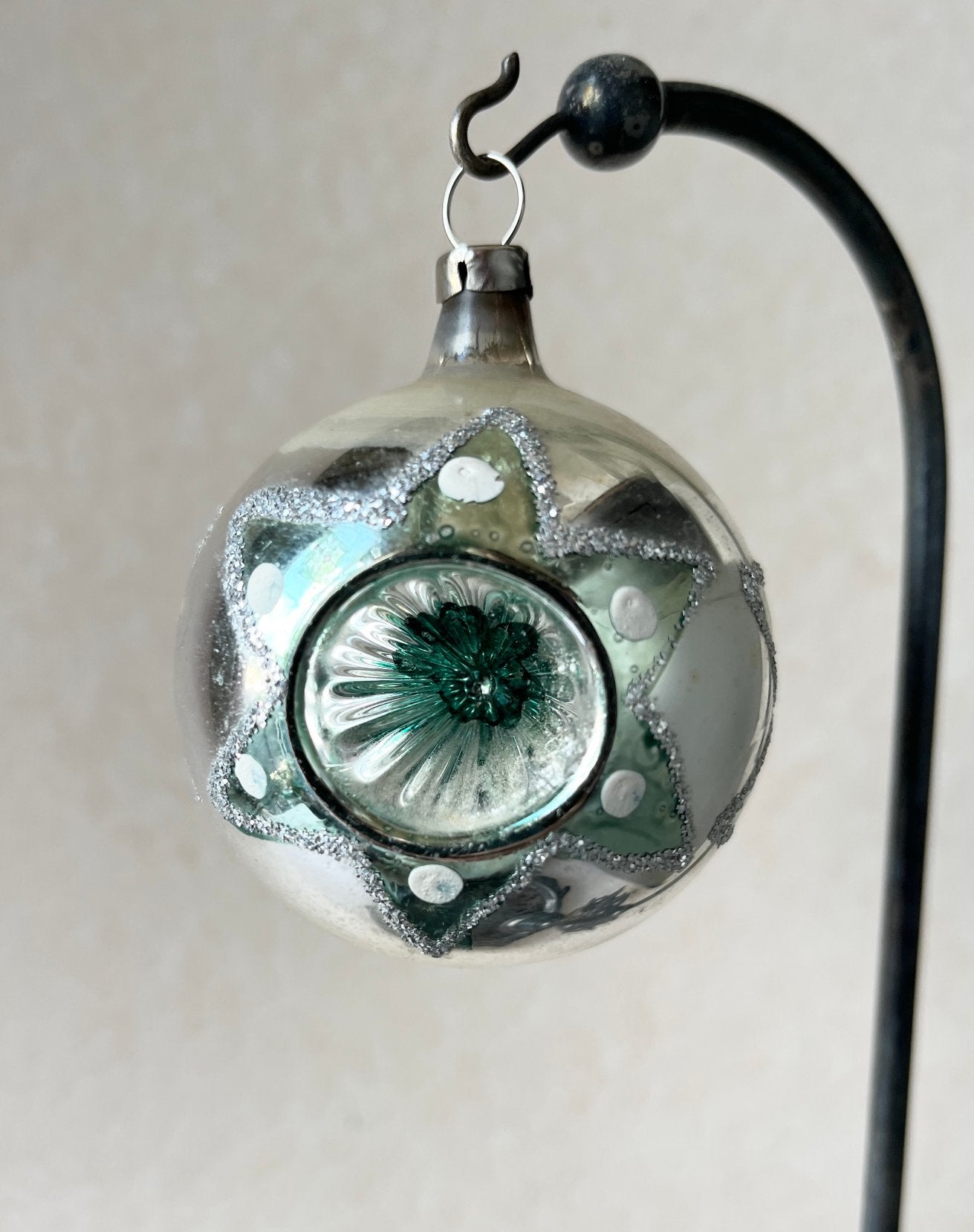 Oude glazen kerstbal (nr 82) met 3 deuken, reflex, Gebruikt, ., Ophalen of Verzenden, .