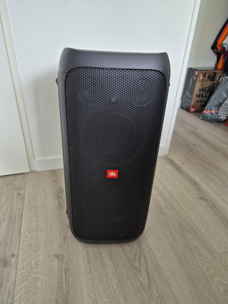 JBL PartyBox 310 + Beschermhoes, Ophalen, JBL, Zo goed als nieuw, 120 watt of meer