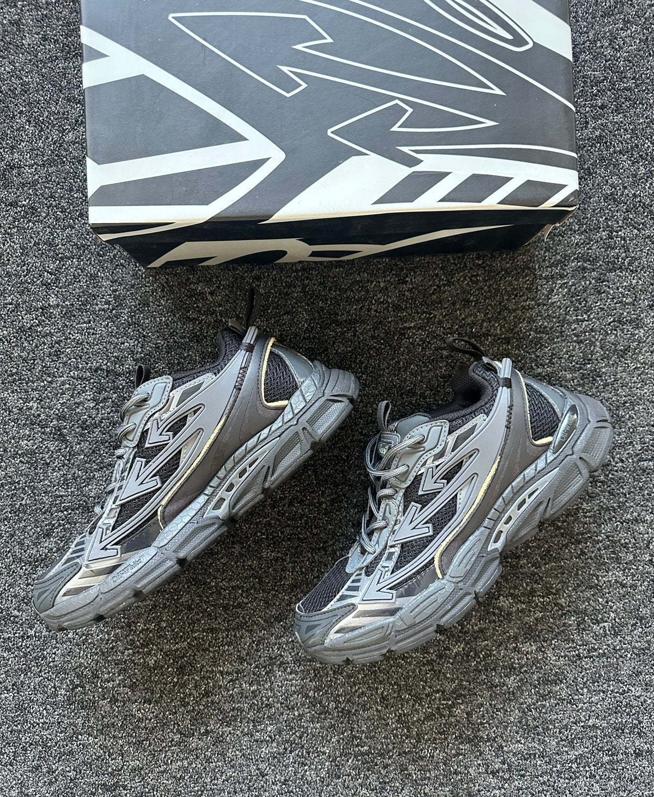 Off-White Be Right Back sneakers – Grey/Silver, Overige kleuren, Sportschoenen, Ophalen of Verzenden, Zo goed als nieuw