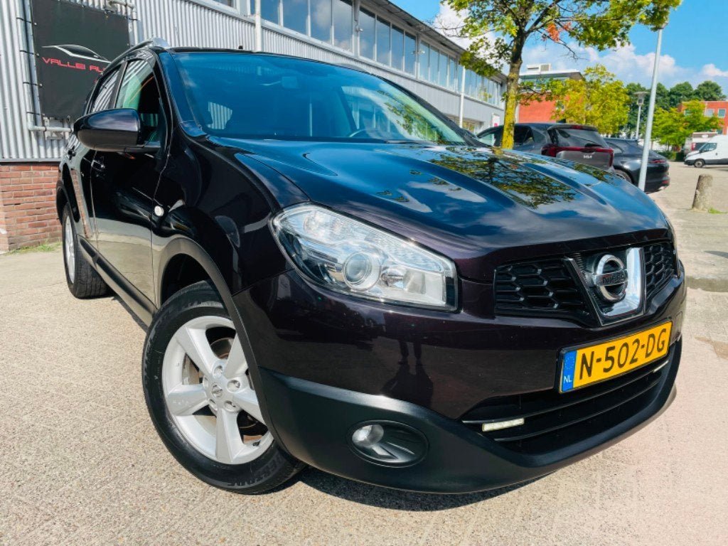 Nissan Qashqai 1.6 Connect Edition PANO 17'LMV CAMERA LED, Voorwielaandrijving, Euro 5, Gebruikt, 1225 kg