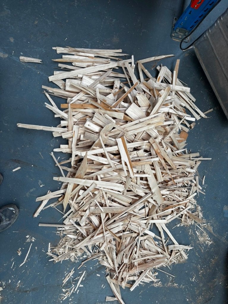 Gratis afval stook hout, Minder dan 3 m³, Ophalen, Essenhout, Takken